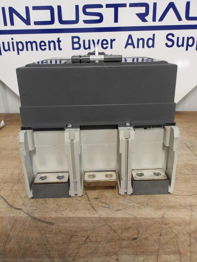 Used ABB SACE TMAX T7D-1600 CIRCUIT BREAKER, #910257G USED