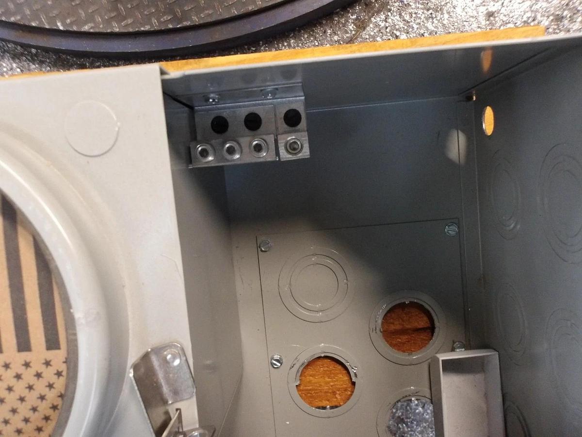 Used SIEMENS 5 GANG METERING SYSTEM WP6511RJB, 240 V, 600 A, #6121054G USED