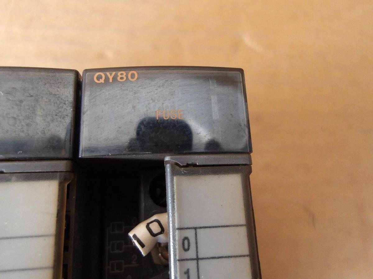 Used MITSUBISHI QY80 OUTPUT UNIT (LOT OF 4) #11121115G USED