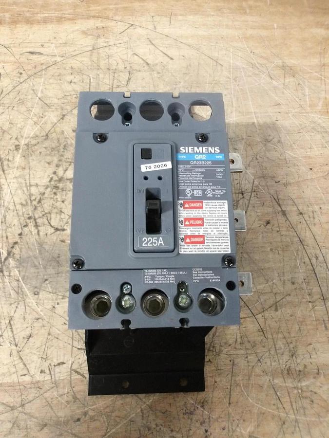SIEMENS 225 A MAIN SUBFEED BREAKER KIT 240 V, #717143G NIB