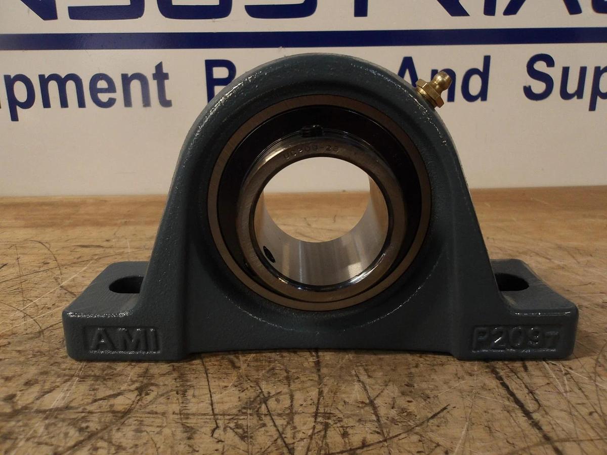 AMI UCP209-28 PILLOW BLOCK BEARING 1-3/4" BORE, #728113G NIB