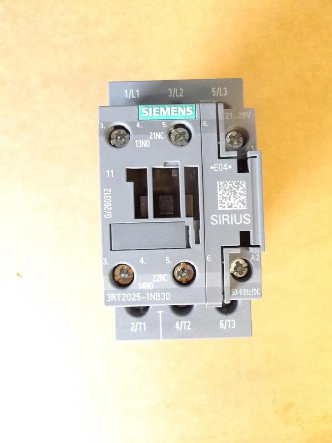 SIEMENS SIRIUS 3RT2025-1NB30 MOTOR CONTROLLER, #113148G NIB