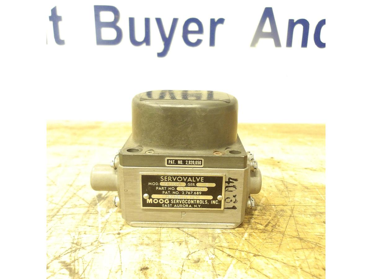 Used MOOG 21-123A/010-25927 SERVO VALVE