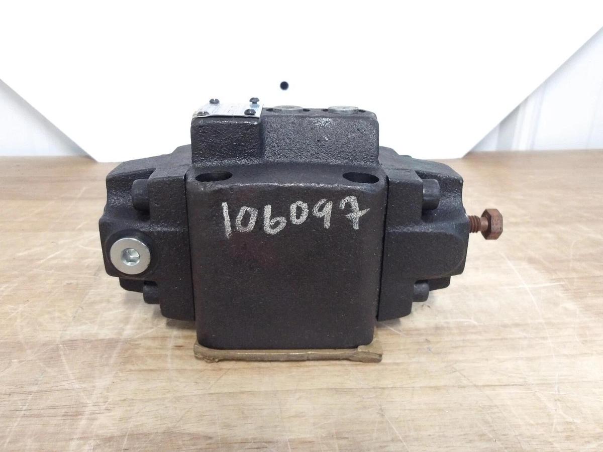 Used VICKERS RCG 06 A3 30/881770 C13S HYDRAULIC PRESSURE VALVE, #33118G NEW
