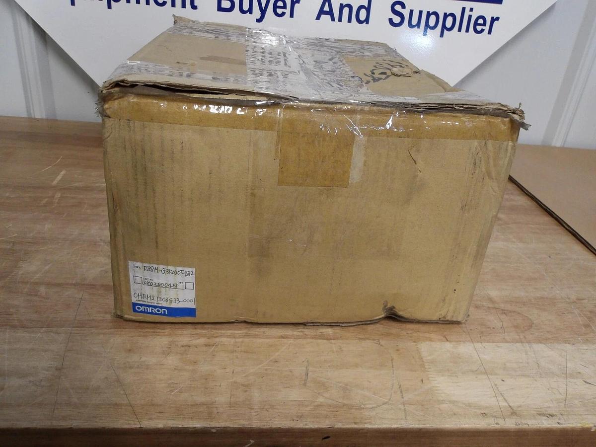 OMRON AC SERVO MOTOR R88M-G3K030T-BS2, #326250G NIB
