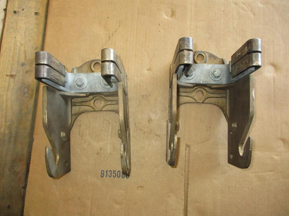 Used S&C S62250 POWER FUSE HOLDER BRACKETS (LOT OF 2) #95411J USED
