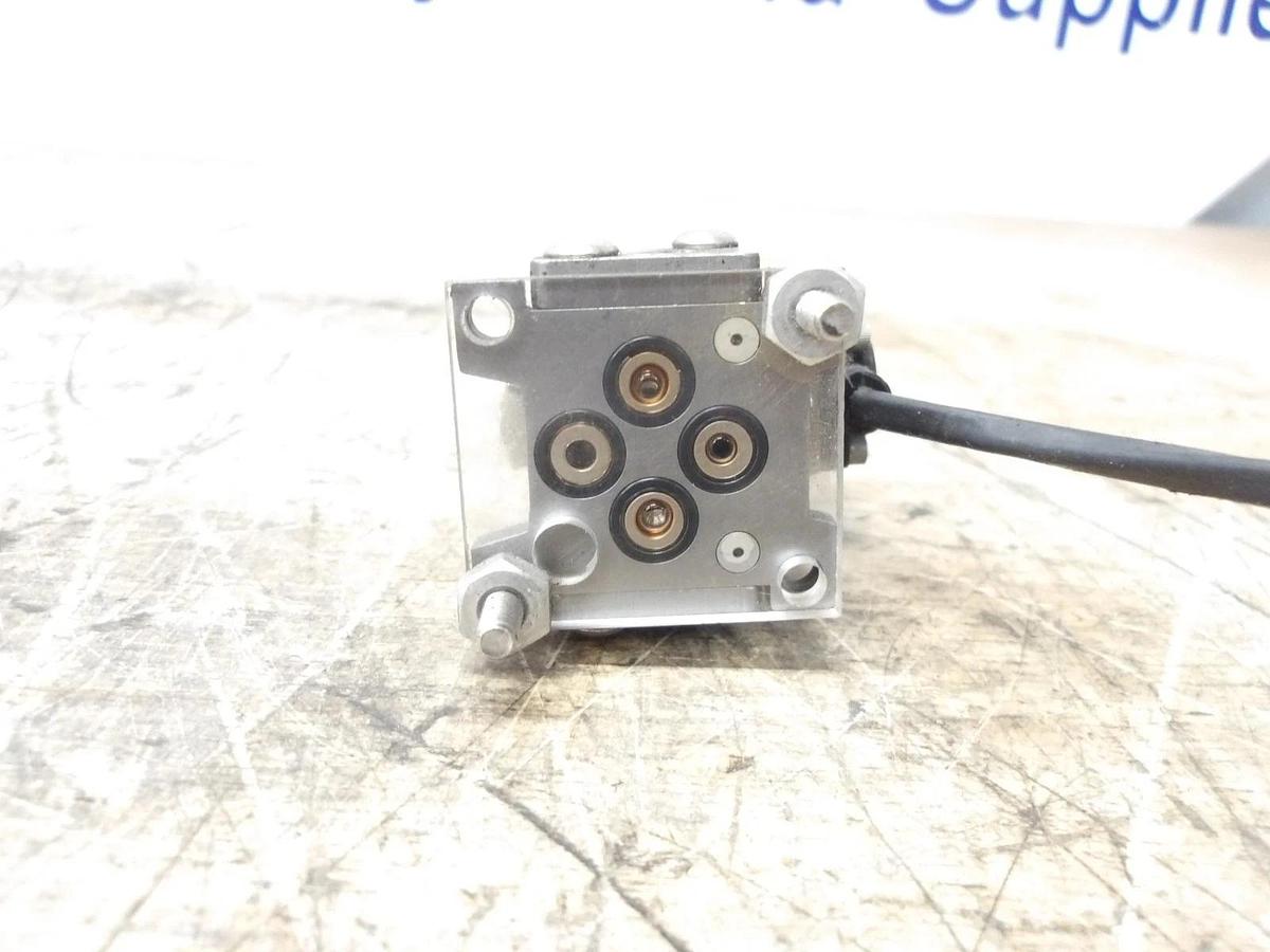 Used TEXTRON 22253962-002 SERVO VALVE, #8261112G USED