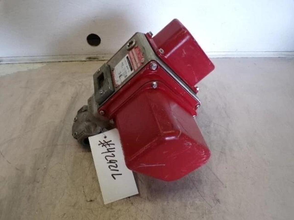 Used MAXON "STO" VENT VALVE 100SMA21-AA52-BB13B0, #42921L USED