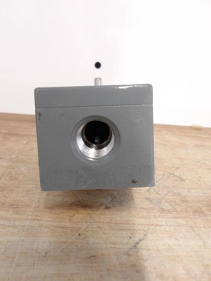 Used ALLEN BRADLEY 802XR-L2F7 LIMIT SWITCH, #428230G NEW