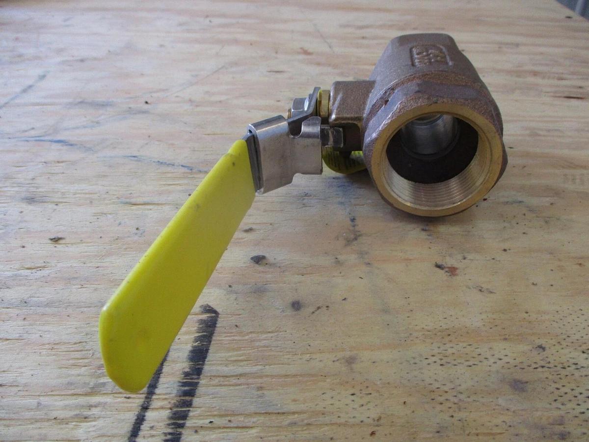Used APOLLO 1-1/4" BRONZE BALL VALVE, #1171231J NEW