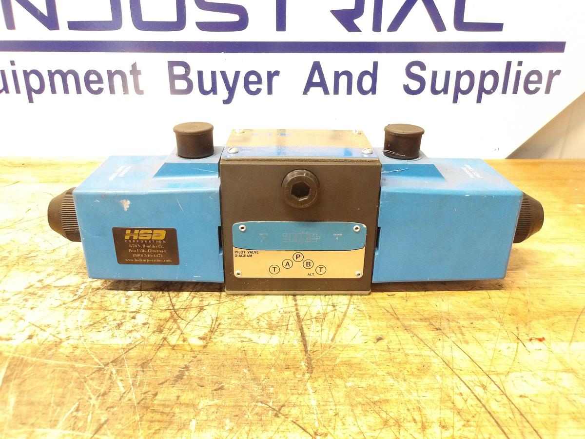 Used EATON VICKERS DG4S4-012N-U-H-61 HYDRAULIC PILOT VALVE