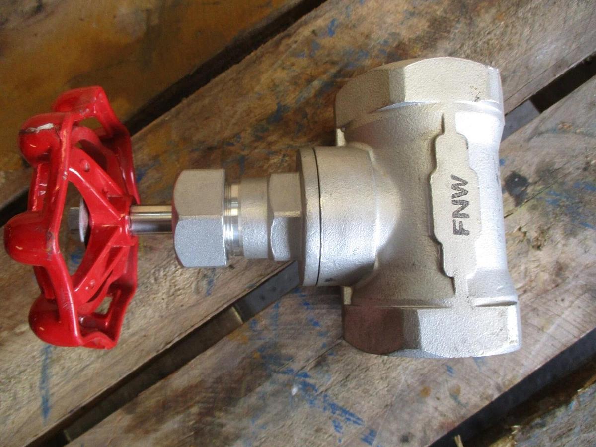 Used FNW 1-1/2" STAINLESS GLOBE VALVE, #620315J NEW