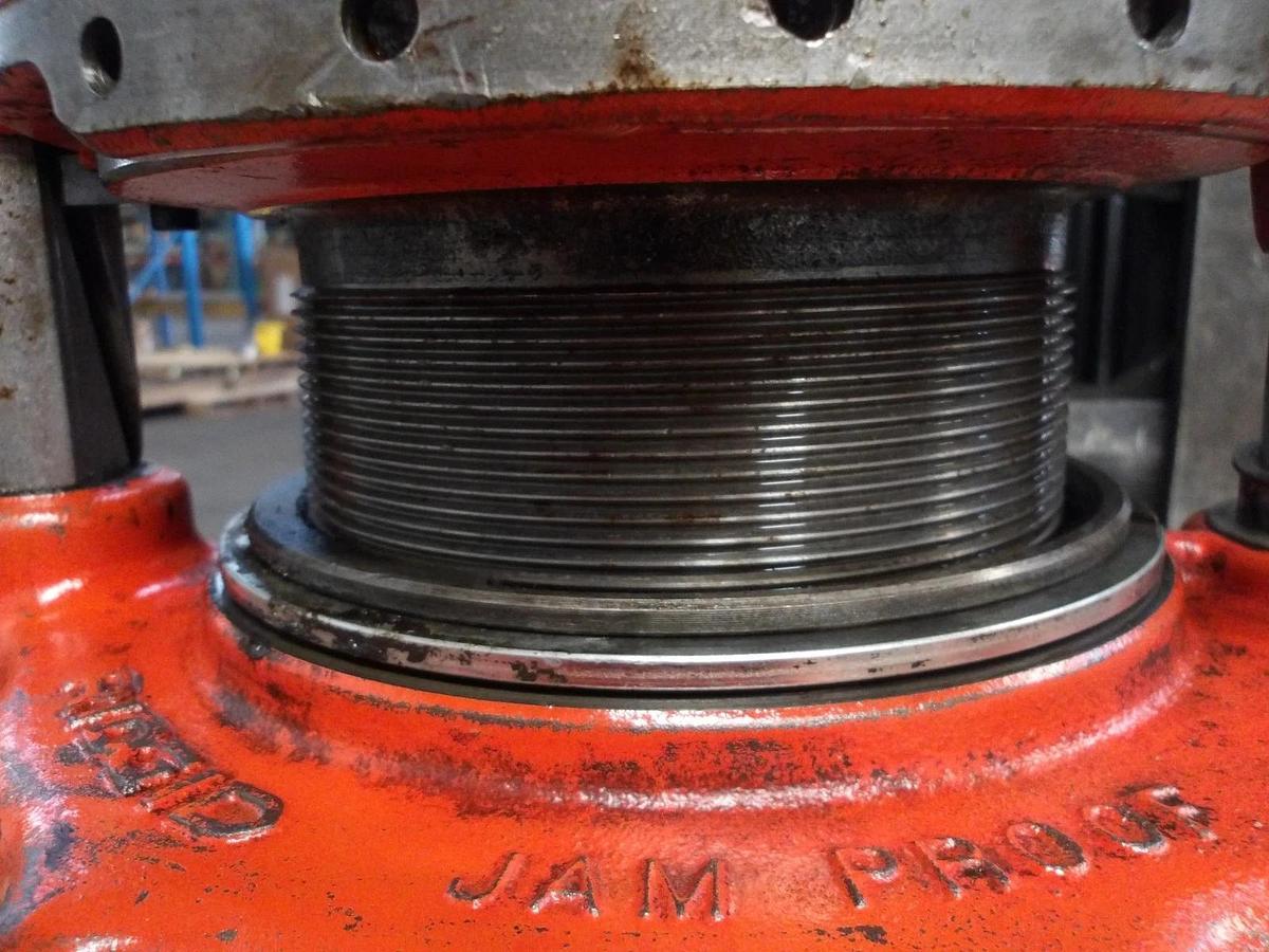 Used RIDGID 2-1/2" - 4" PIPE THREADER (NO TAG) #99133G USED