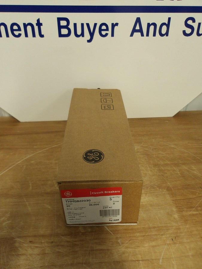 GE 30 AMP CIRCUIT BREAKER, 240 V, 3 P (BOX OF 5) #2171130G NIB
