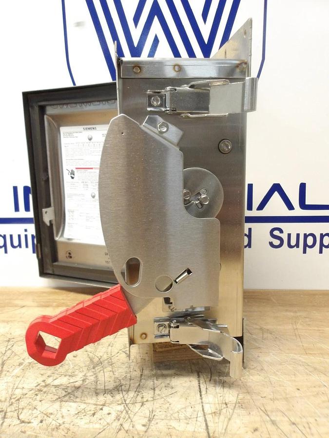 Used SIEMENS 30 AMP S/S SAFETY SWITCH 600/250 V, #7161214G NEW