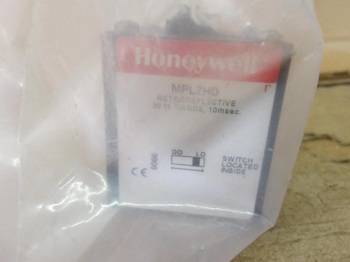 Used HONEYWELL MPL2HD RETROREFLECTIVE PHOTO SWITCH, #9131043G NEW