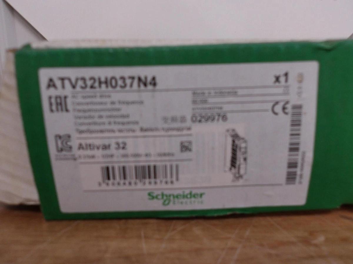 SCHNEIDER ALTIVAR ATV32H037N4 CONTROLLER 0.37KW-1/2 HP, #3101210G NIB