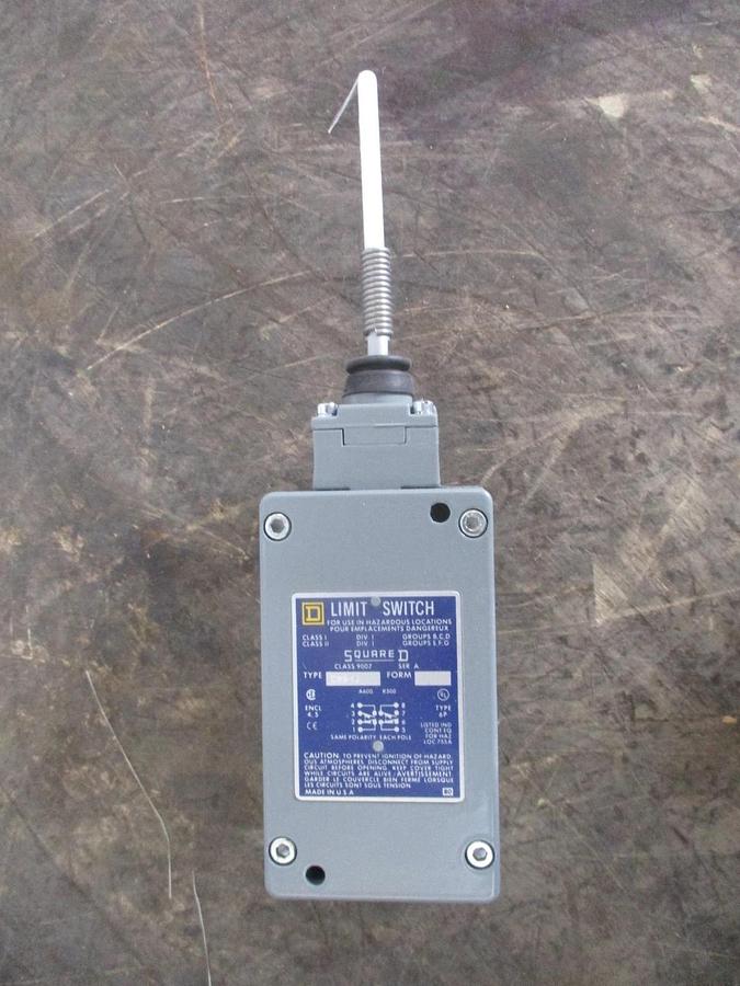 SQUARE D 9007CR61J LIMIT SWITCH, #33239J NIB