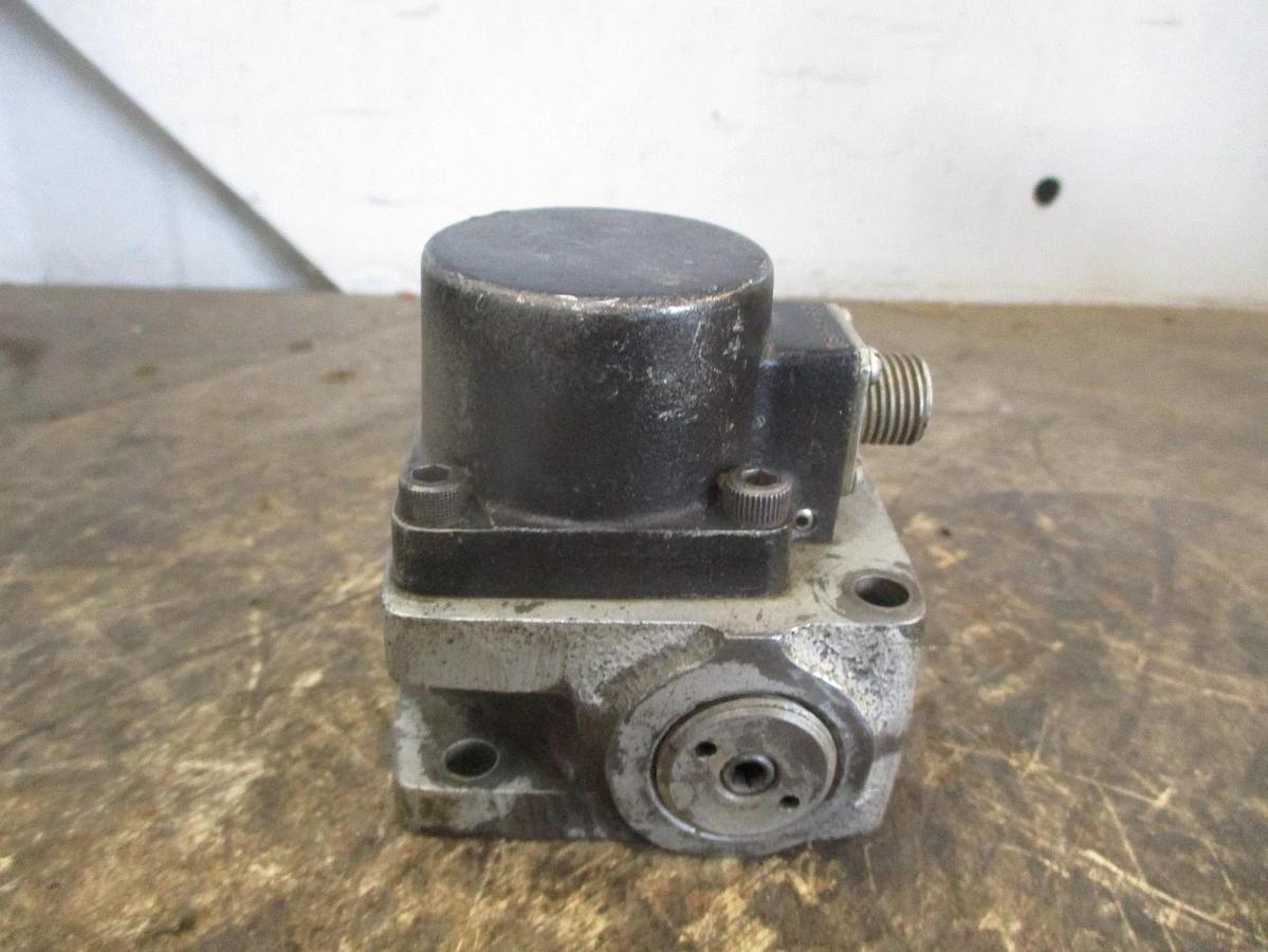 Used BENDIX 58V06-2B ELECTRO-HYDRAULIC SERVO VALVE, #8281020J USED