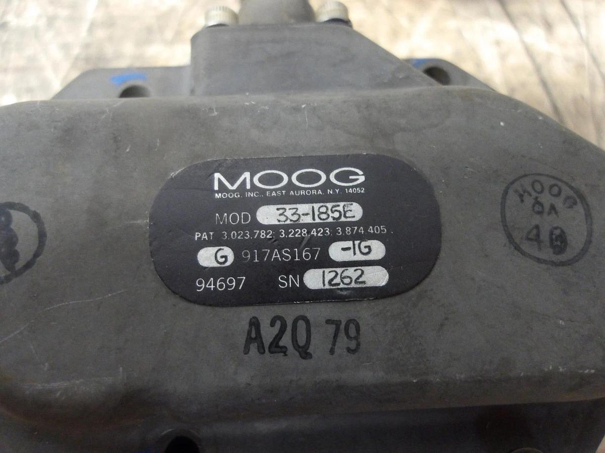 Used MOOG 33-185E SERVO VALVE, #8261125G USED