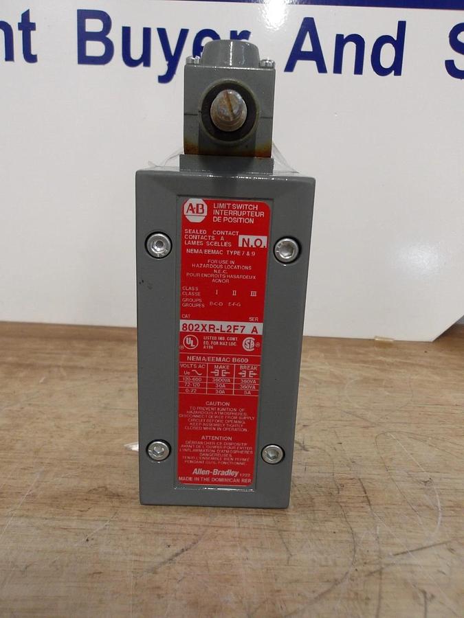 Used ALLEN BRADLEY 802XR-L2F7 LIMIT SWITCH, #428230G NEW