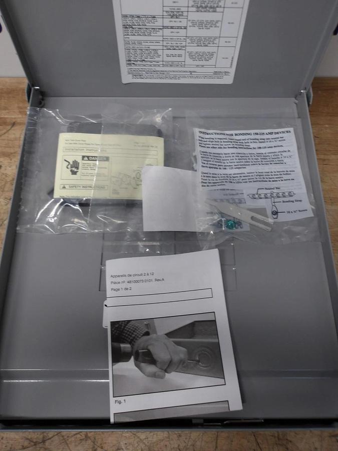 Used SIEMENS 125 AMP OUTDOOR LOAD CENTER, 120-240 V, #512212G NEW