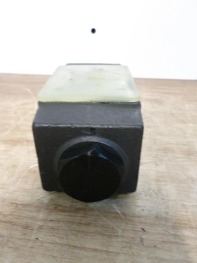 Used YUKEN MPW-03-4-20 OPERATED CHECK VALVE, #37953G NEW