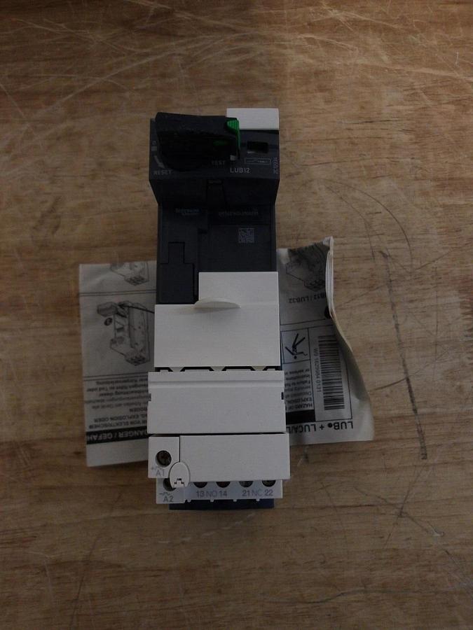 Used SCHNEIDER LUB12 POWER BASE UNIT 12 A, #319935G NEW
