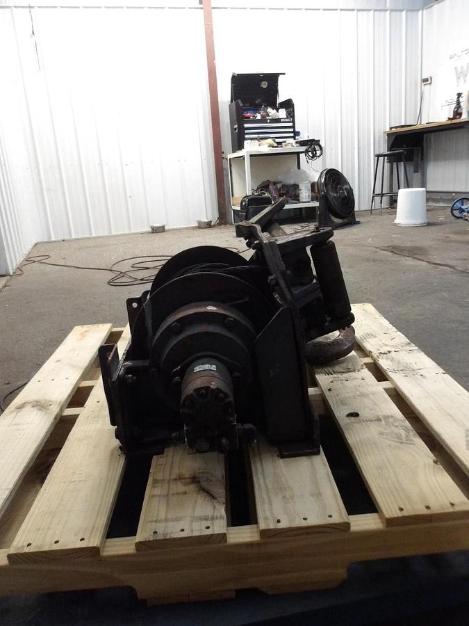 Used D&P 20BEF5L6G HYDRAULIC WINCH, 20,000 LB, #86305G USED