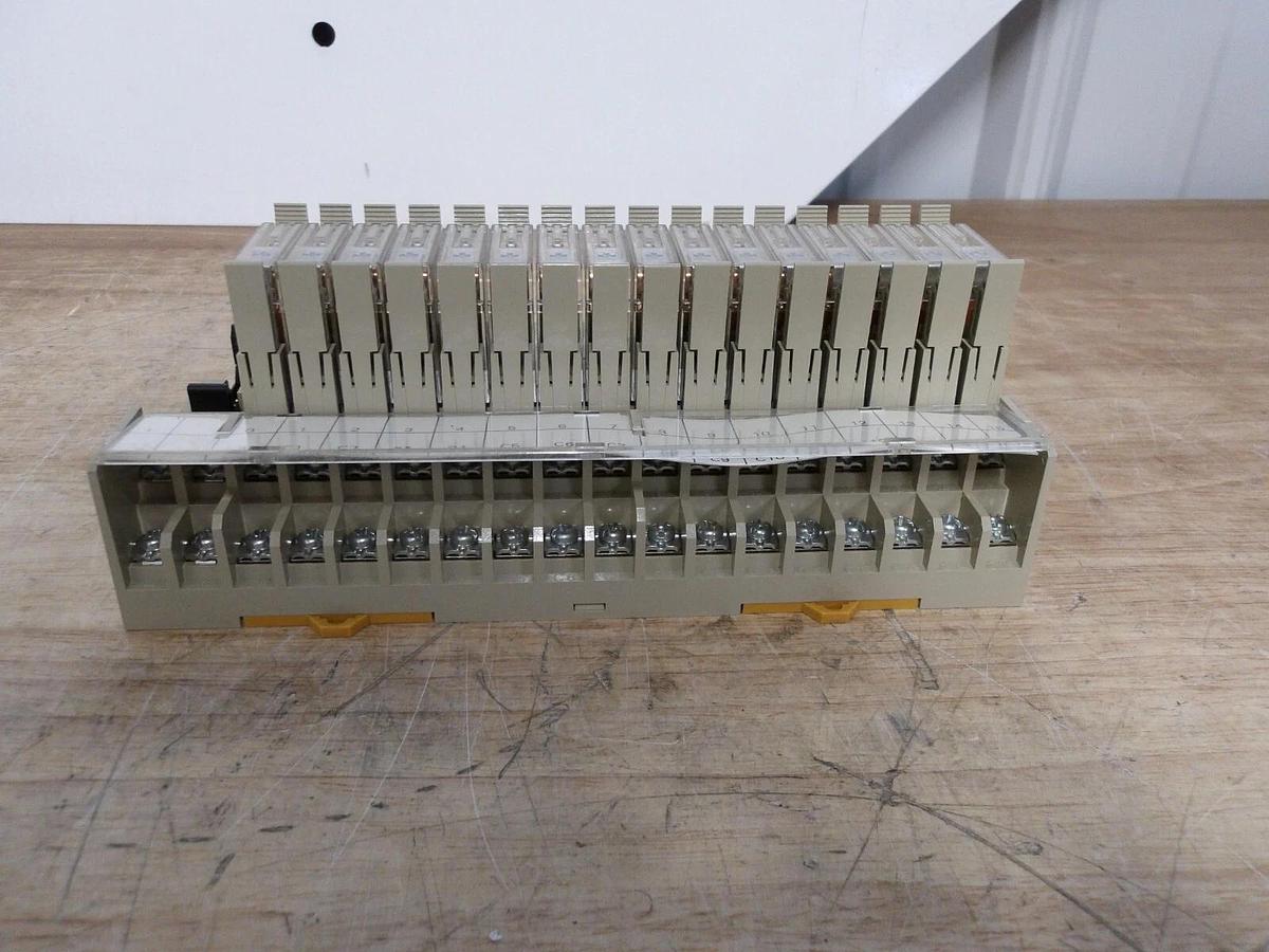 OMRON G7TC-0C16-1 RELAY TERMINAL, 24 VDC, #4281038G NIB