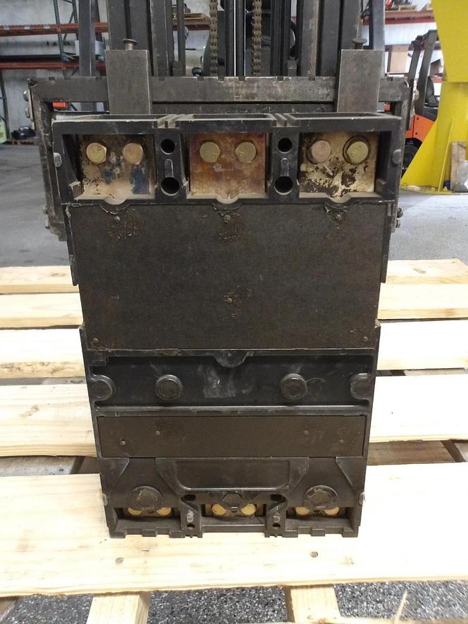 Used SQUARE D 500 AMP CIRCUIT BREAKER MAL36500, #3301038G USED