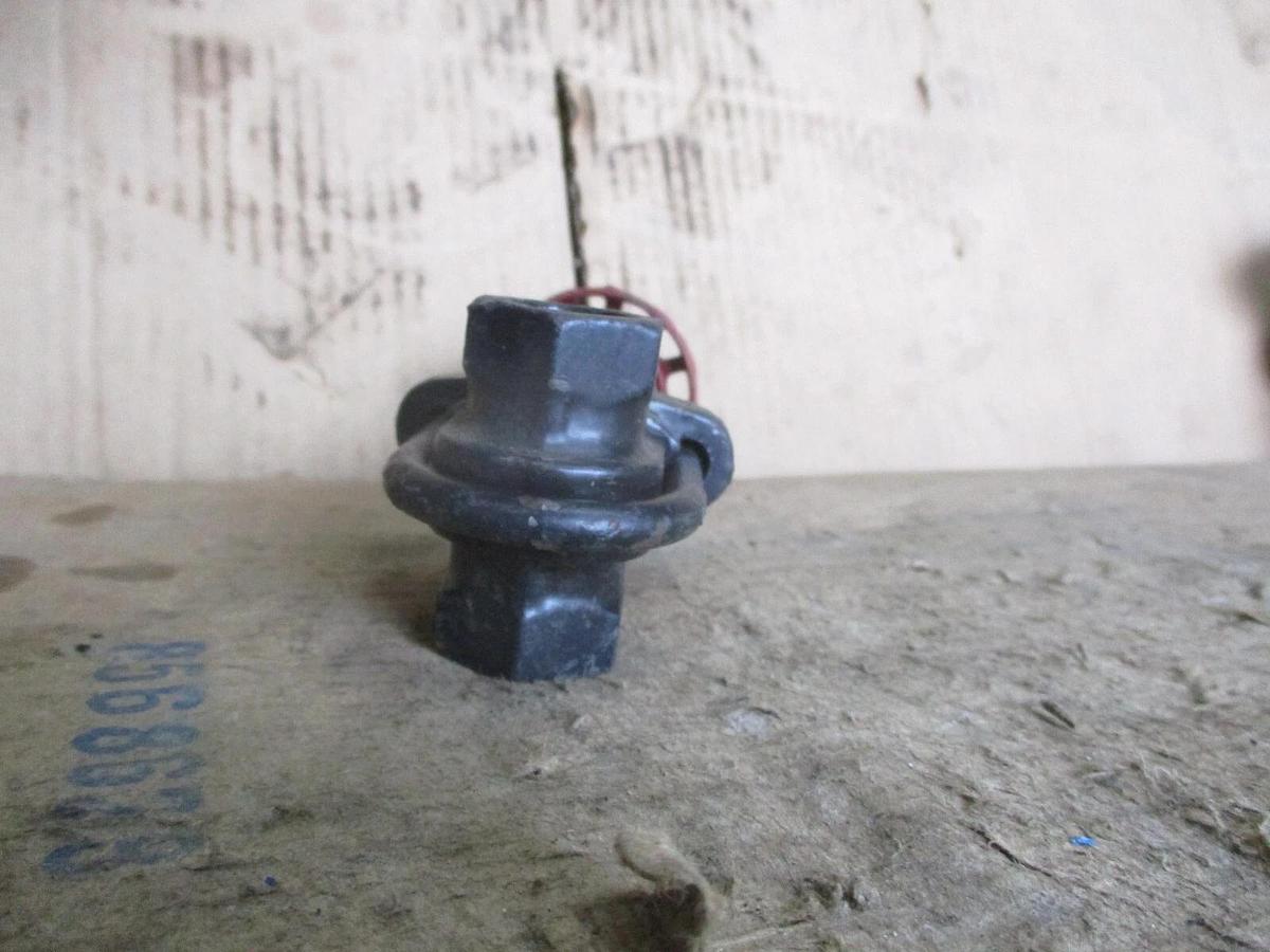 Used CRANE 1/2" U-BOLT BONNET IRON GATE VALVE (THREADED) #78215J NEW