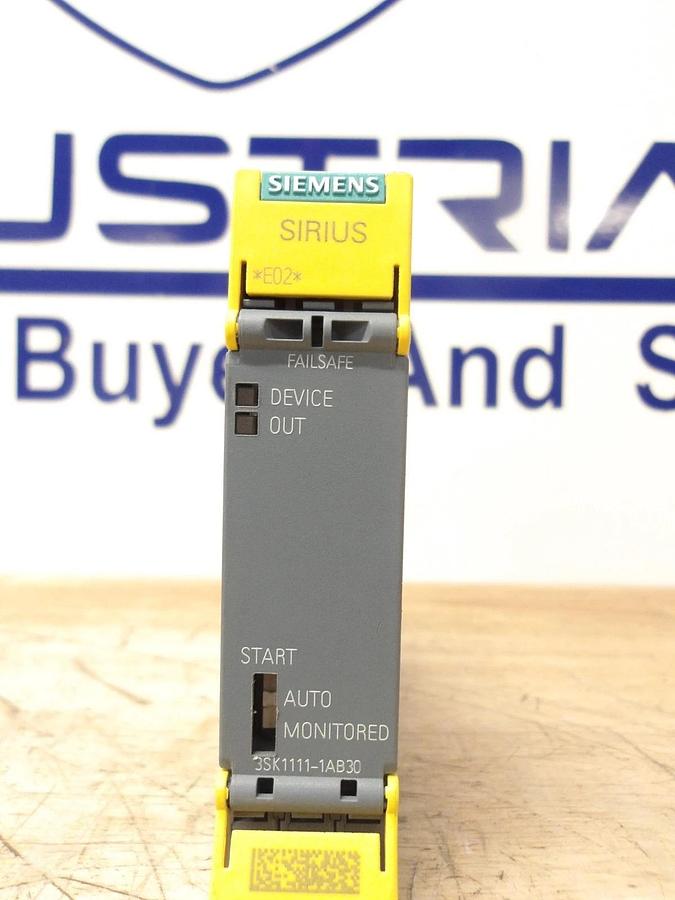 SIEMENS 35K1111-1AB30 SAFETY RELAY 24 V, #715912G NIB