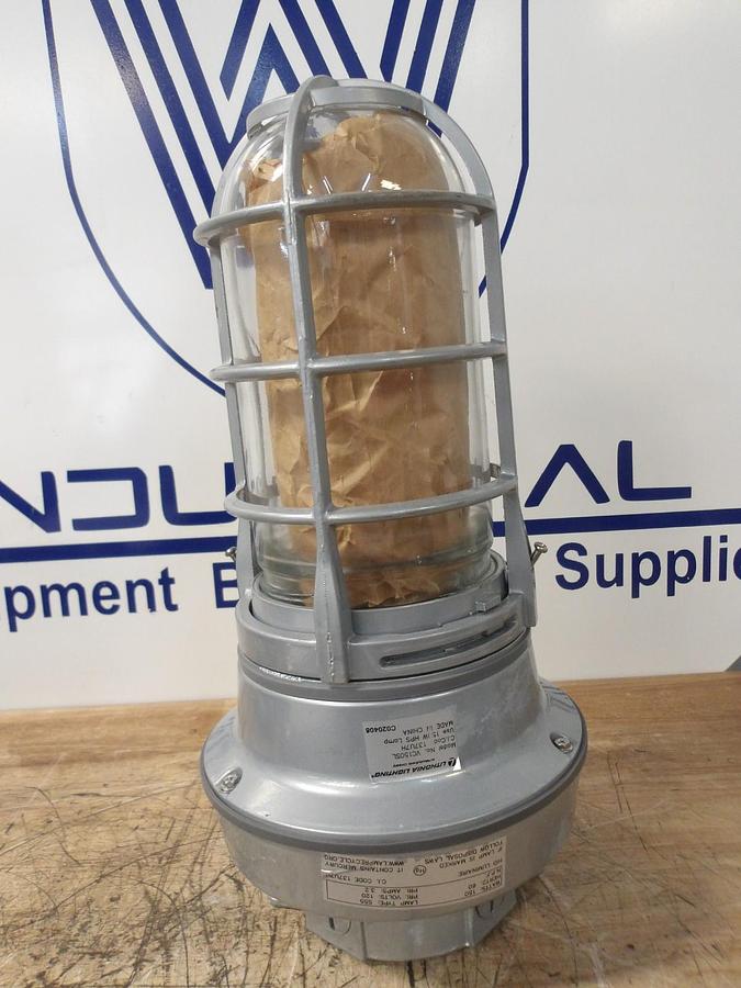 Used LITHONIA VC150SL OUTSIDE LIGHT FIXTURE 150 W, 120 V, #36230G NEW