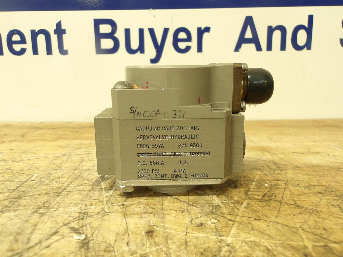 Used CADILLAC GAGE CO. F026-398A SERVO VALVE