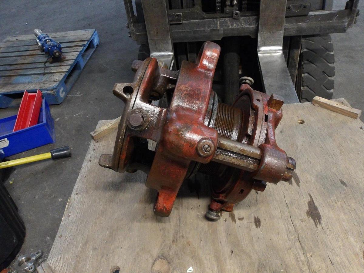 Used RIDGID 2-1/2" - 4" PIPE THREADER, JAM PROOF, #94143G USED