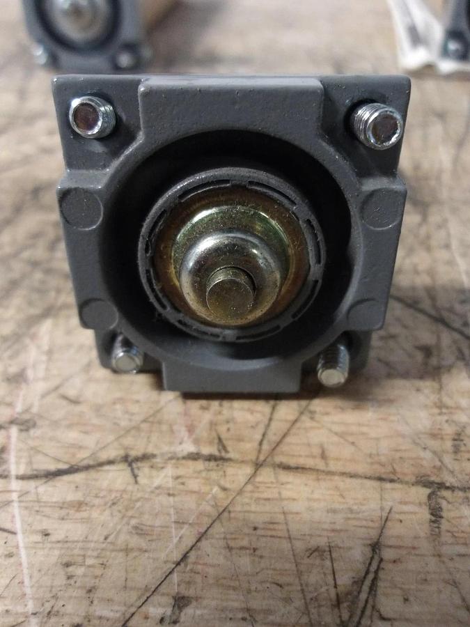 Used SQUARE D CR61J LIMIT SWITCH, #36907G NEW