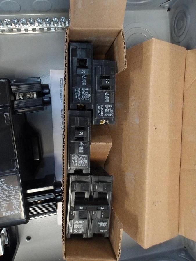Used SIEMENS 200 AMP MAIN LOAD CENTER, 120/240 V, #612200G NEW