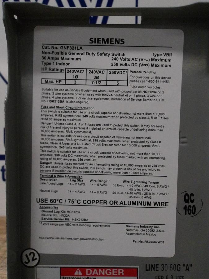 Used SIEMENS 30 AMP ENCLOSED SWITCH, 240AC-250DC V, #512940G NEW