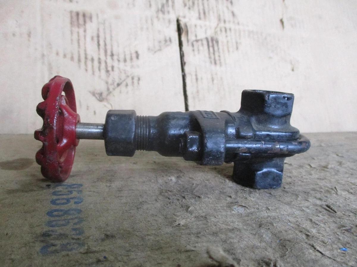 Used CRANE 1/2" U-BOLT BONNET IRON GATE VALVE (THREADED) #78215J NEW