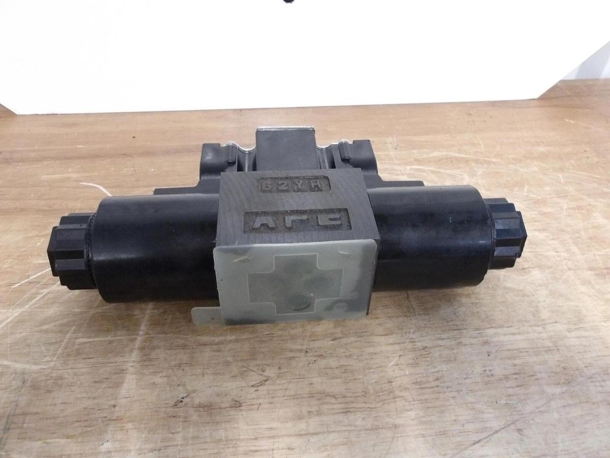 Used YUKEN DSG-01-2D2-R100-60 HYDRAULIC DIRECTIONAL VALVE, #331118G NEW