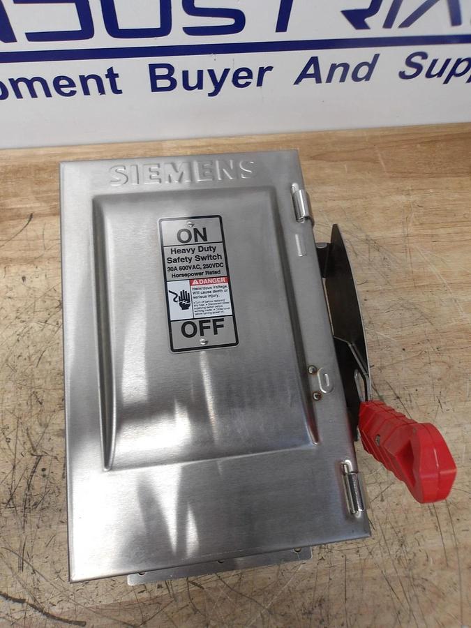Used SIEMENS 30 AMP S/S SAFETY SWITCH 600/250 V, #716842G NEW