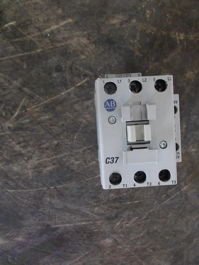 Used ALLEN BRADLEY C37 CONTACTOR 100-C37*00, #33958J USED