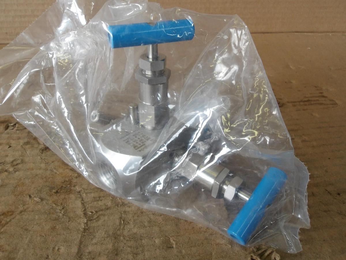 Used SWAGELOK SS-V3 MANIFOLD VALVE S/S, #87330G NEW