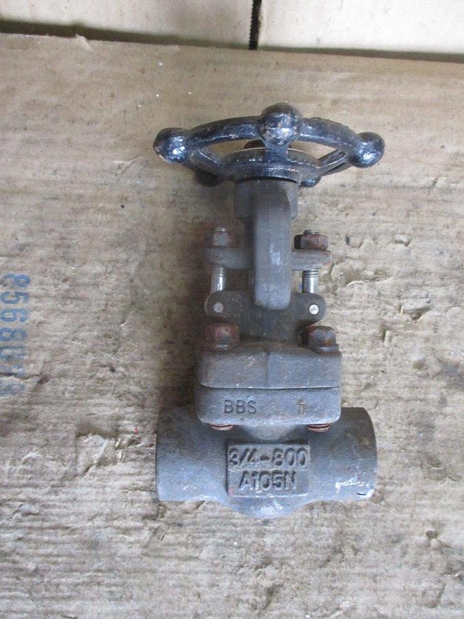 Used BERIC 3/4" IRON GATE VALVE (THREADED) #78306J NEW