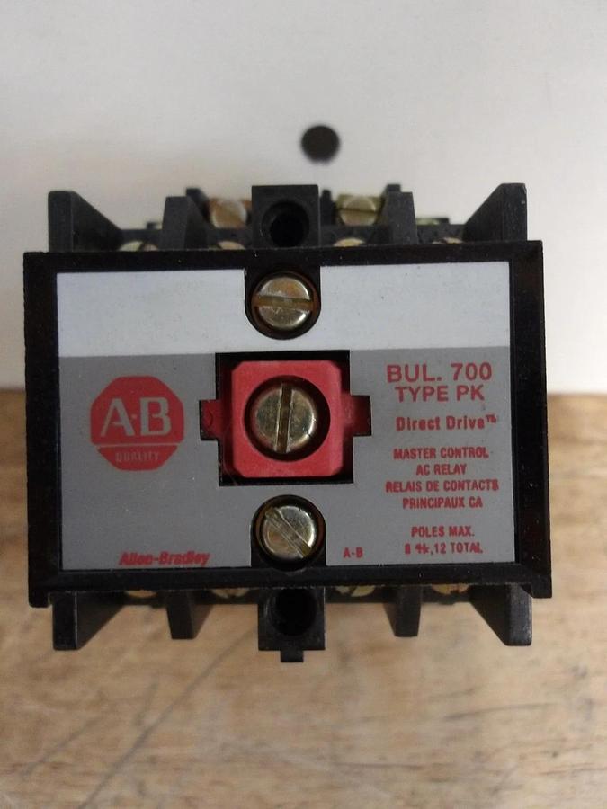 ALLEN BRADLEY 700-PK400A22 CONTROL RELAY, #521107G NIB