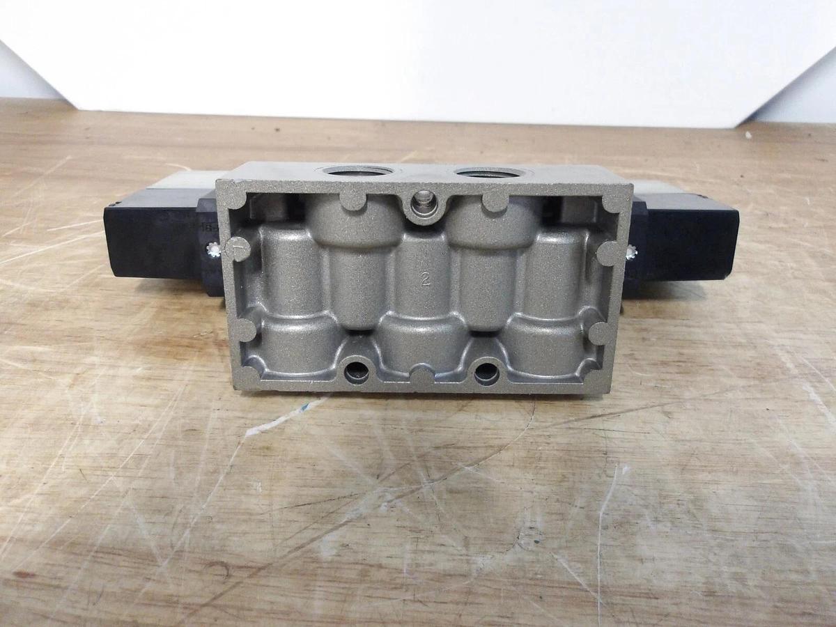 Used CKD 4KB420-10N-LS PNEUMATIC SOLENOID VALVE, #371248G NEW