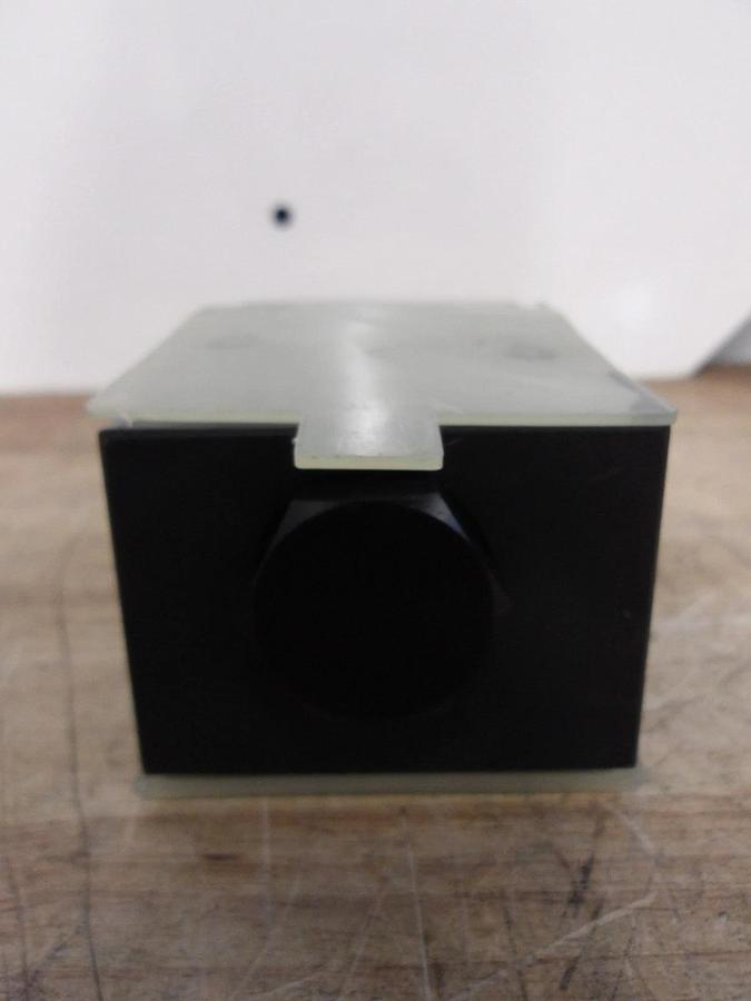Used EATON VICKERS DCMPC-5-ABK-BAK-30 HYDRAULIC BLOCK, #62206G NEW