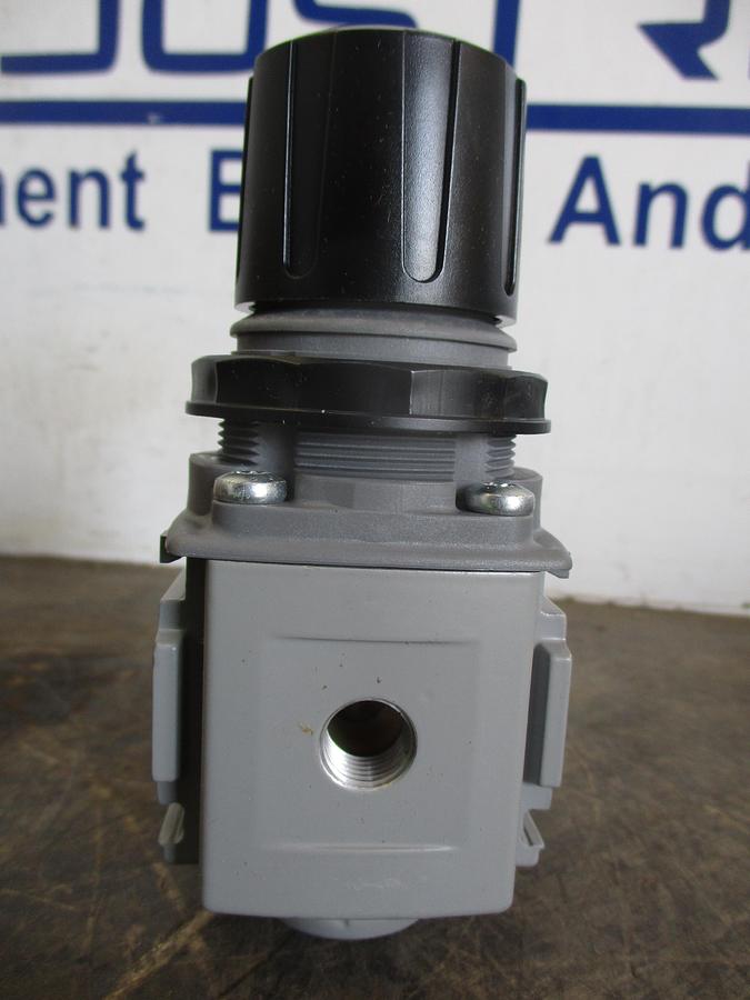 PARKER P32RB94BNLP COMPACT PNEUMATIC AIR PRESSURE REGULATOR