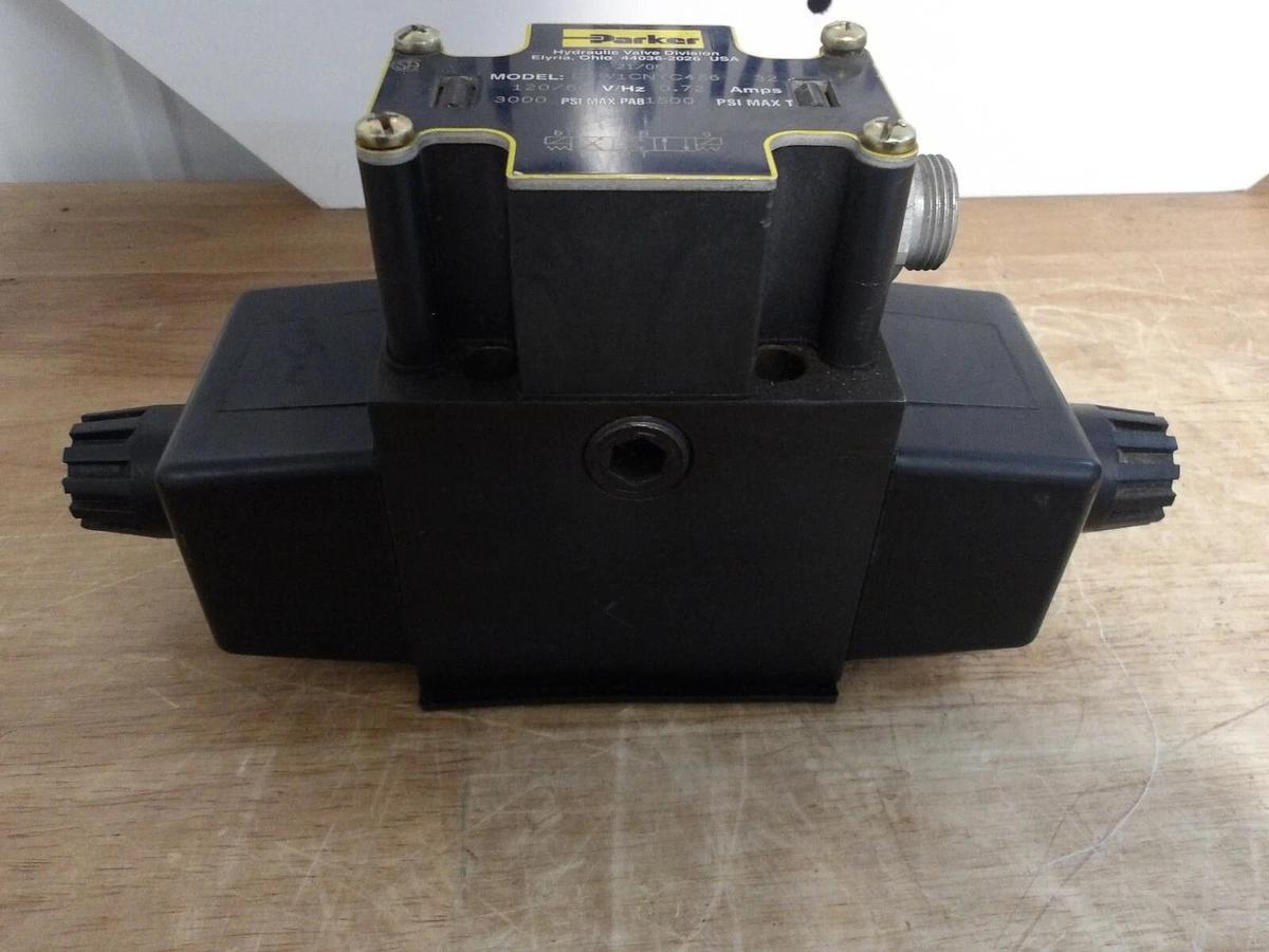 Used PARKER D3W1CNYC456 HYDRAULIC DIRECTIONAL VALVE #33247G NEW